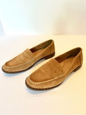 Sperry Seaport Stud Trimmed Women’s Tan Suede Penny Loafers Classic Timeless